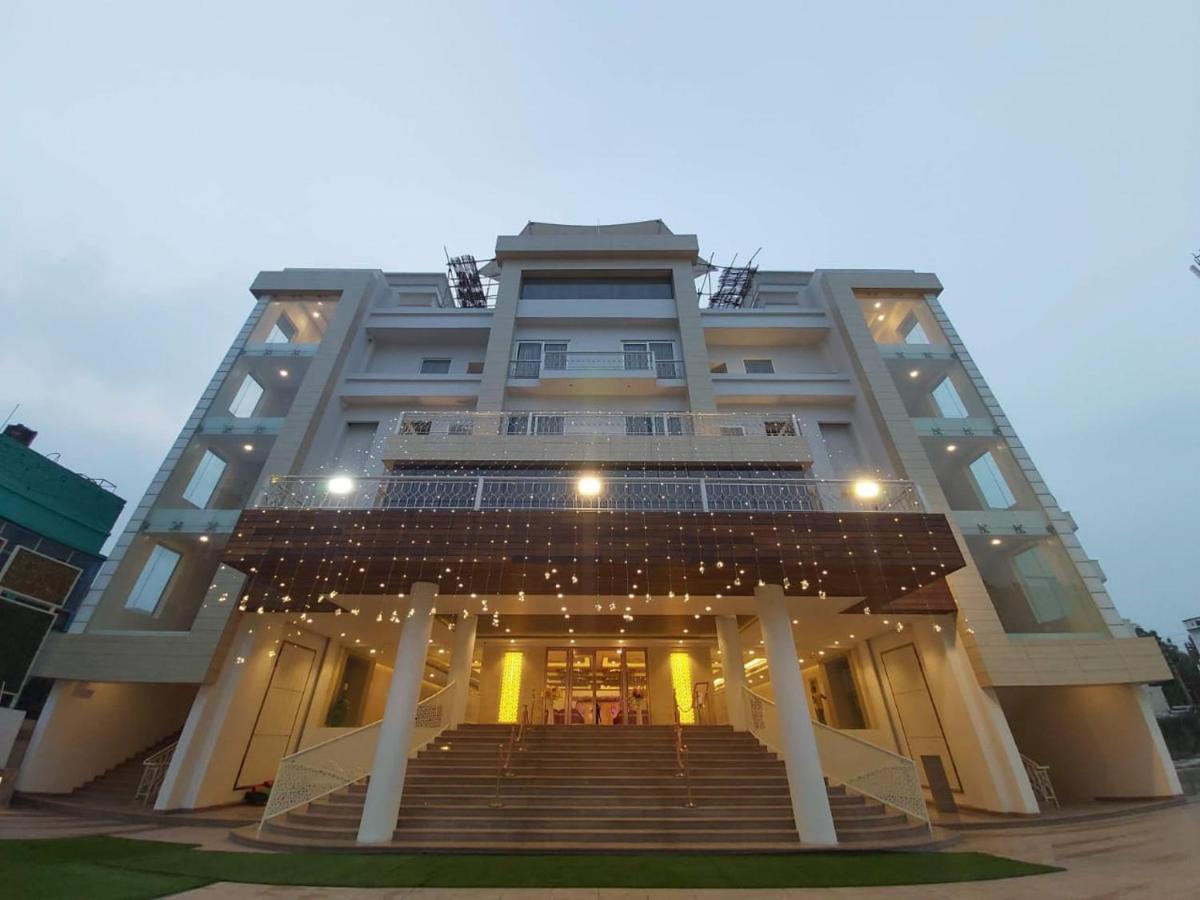Acco Grand Hotel 勒克瑙 外观 照片